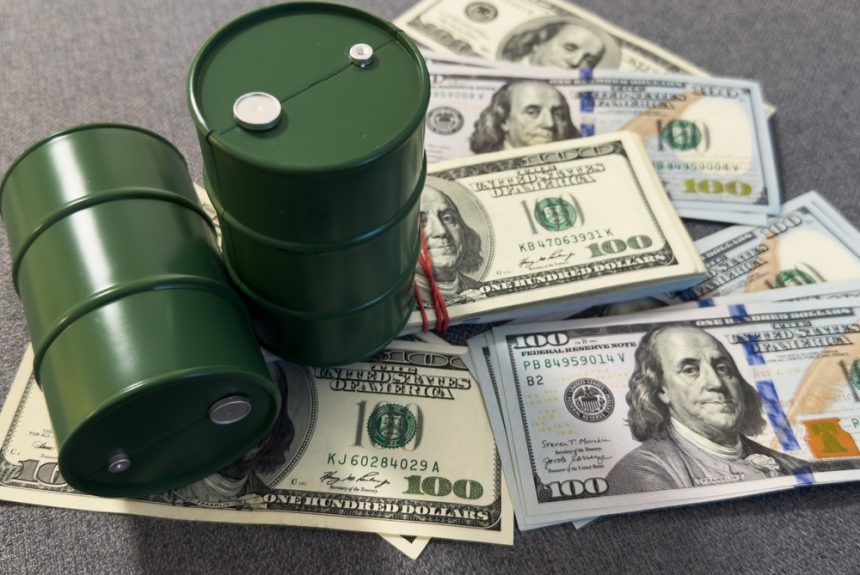 oil-falls-as-iran-talks-resume